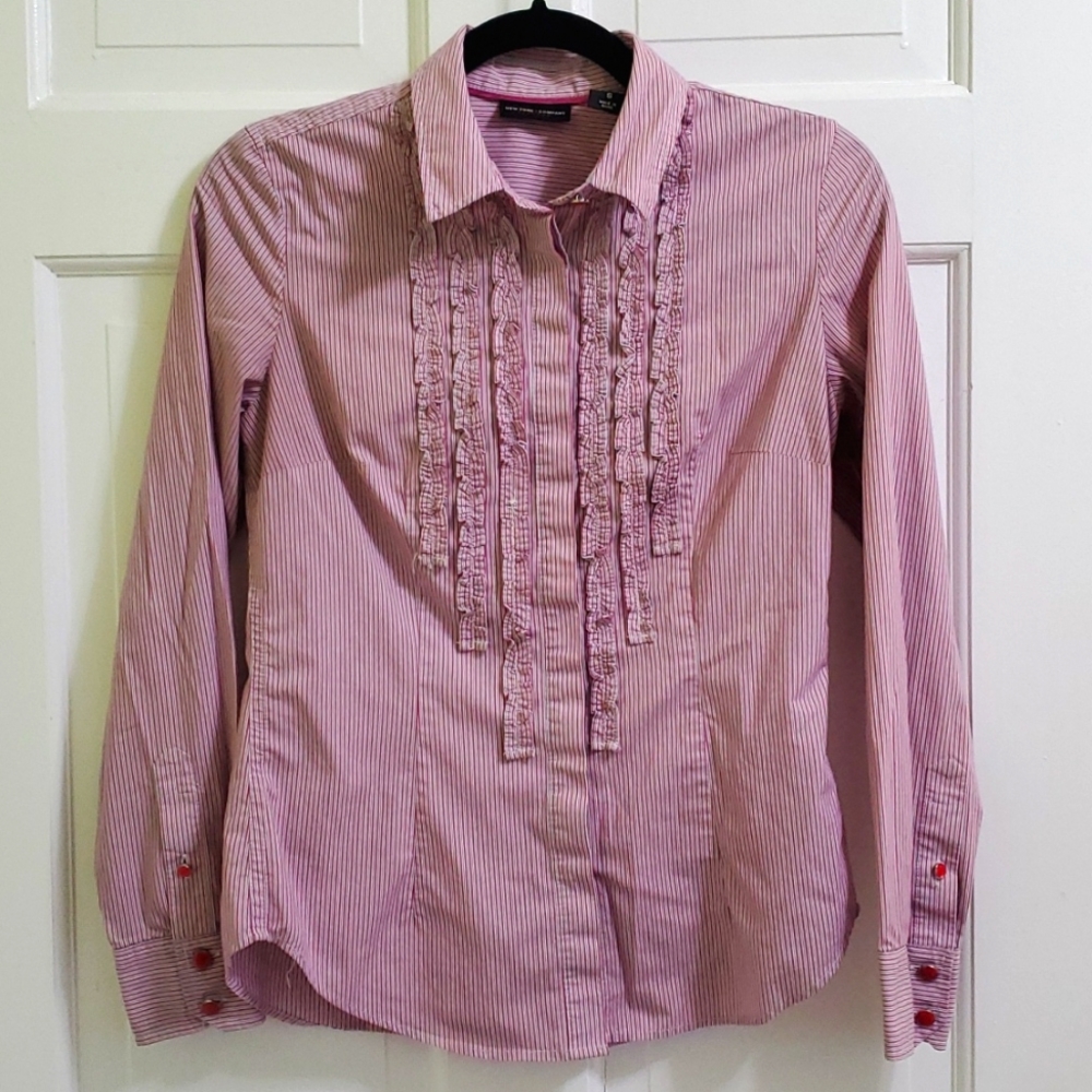New York and Co ruffled blouse